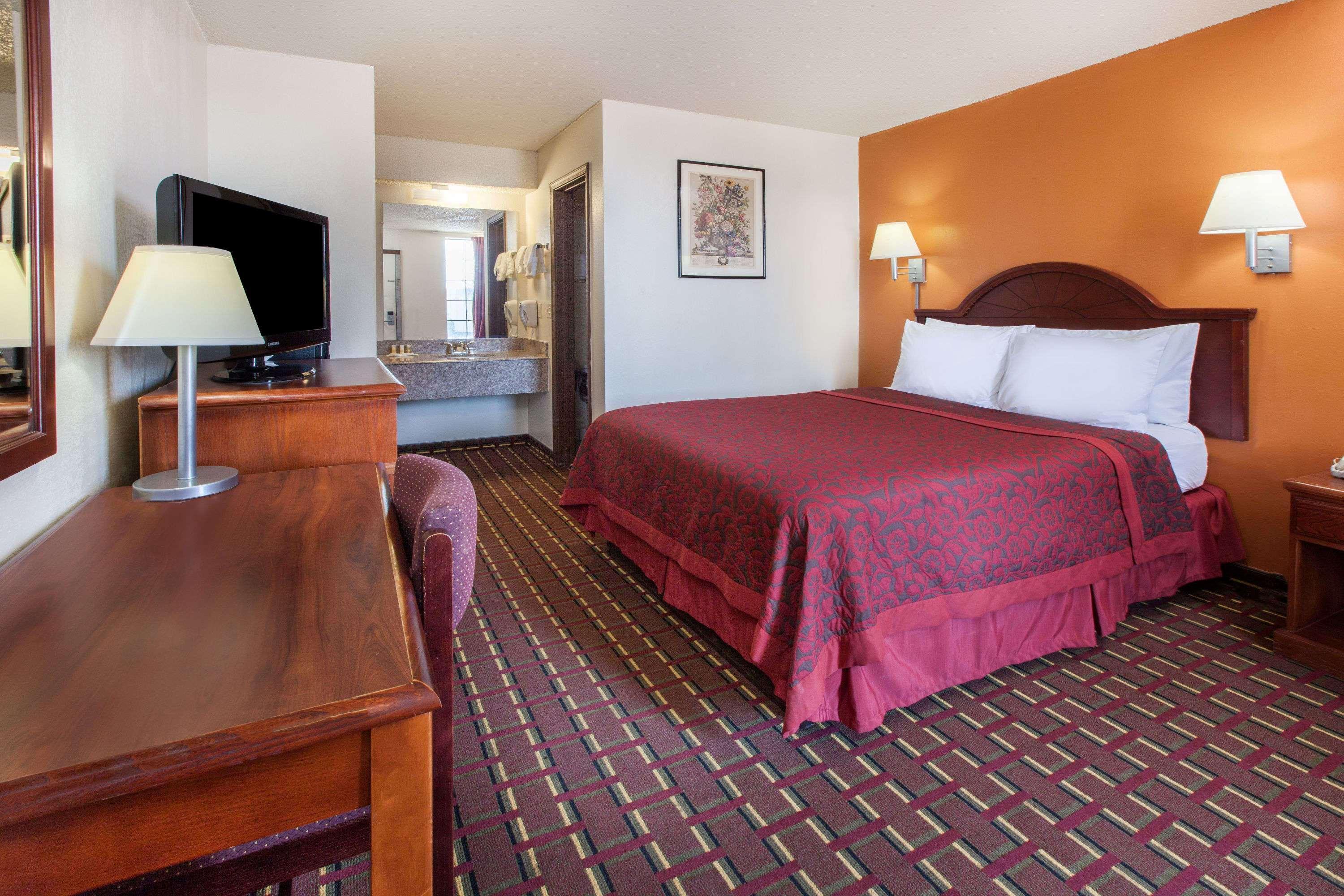 Days Inn By Wyndham El Reno Bagian luar foto