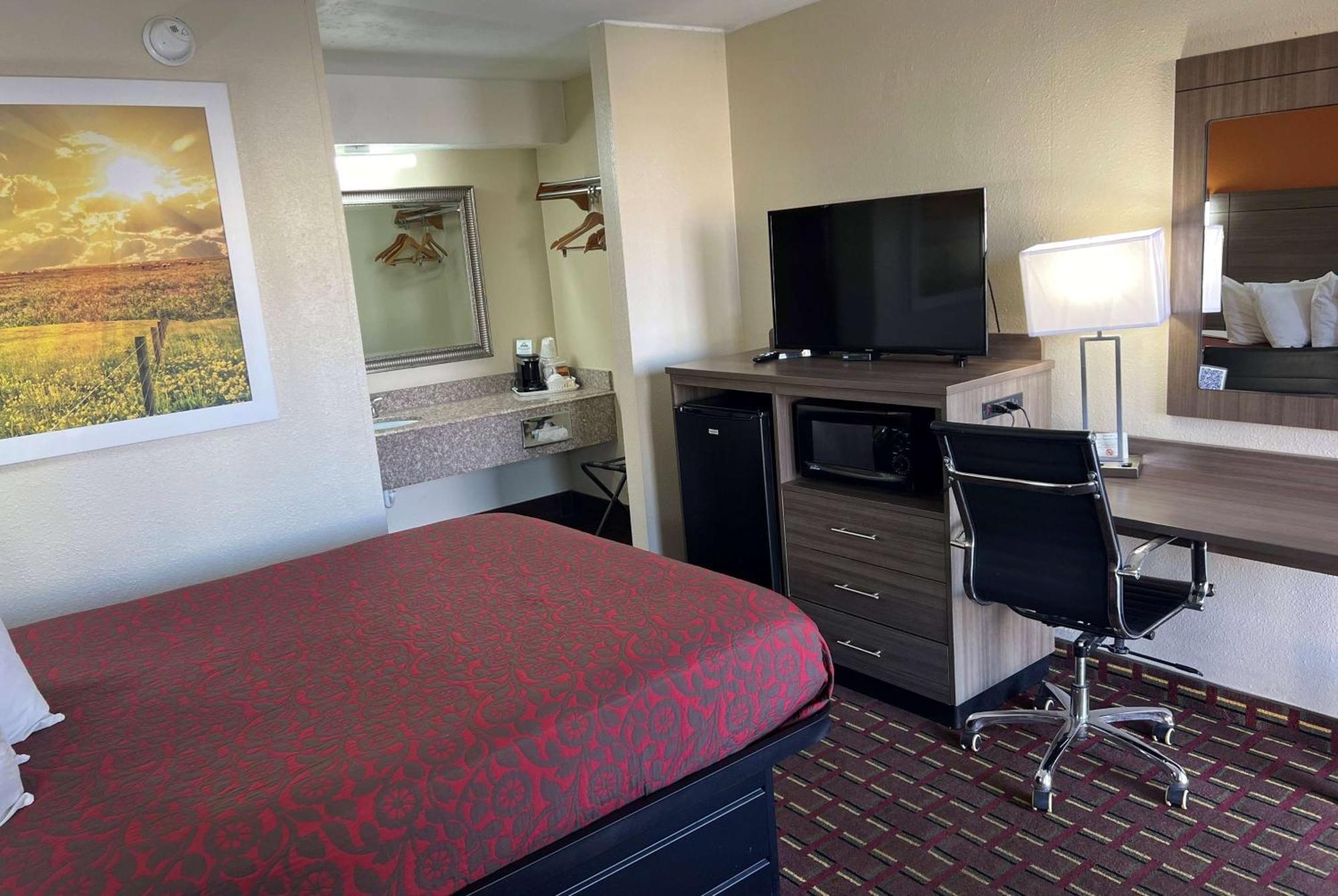 Days Inn By Wyndham El Reno Bagian luar foto